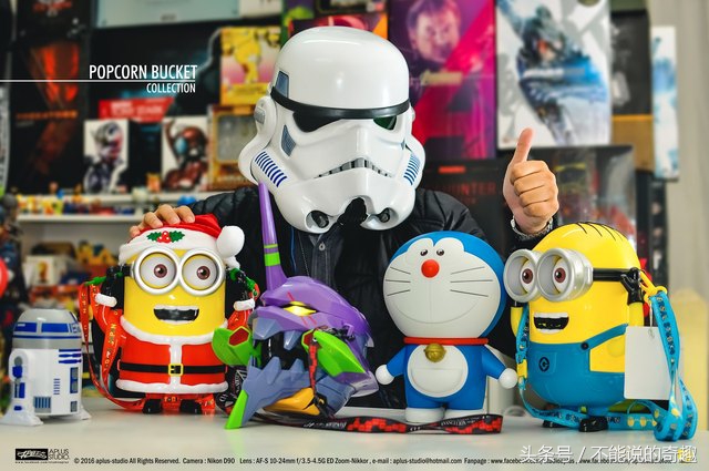 一个“狱”字大大的展现在生活用品上，走在街头不用担心撞一起了