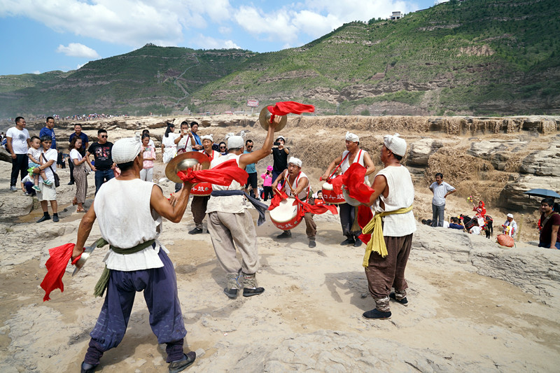 壶口瀑布水底冒烟原因,航拍壶口瀑布水底冒烟
