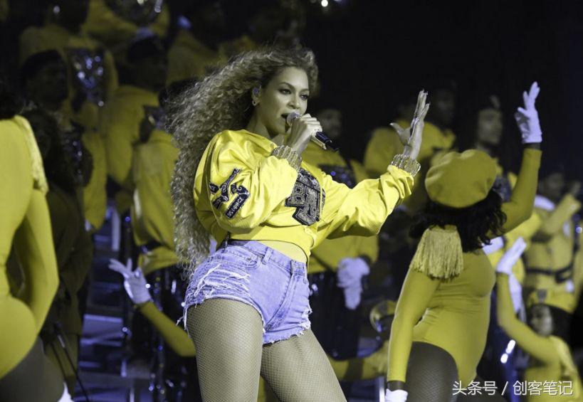 她是全球收入最高的名人，资产超过了24亿，看她如何赚钱和花钱