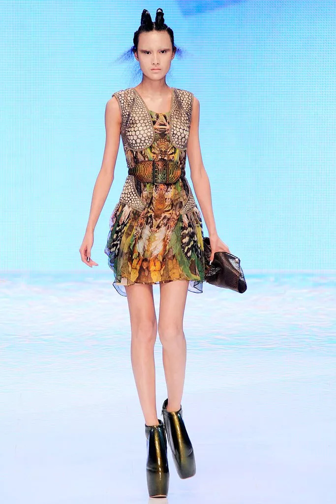 alexandermcqueen代表作品,alexandermcqueen是高定吗