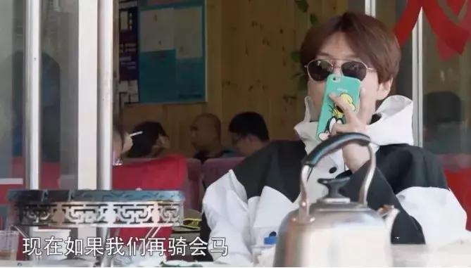 玩了一天饭都没吃,玩了一天不带女生吃饭