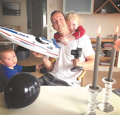 门将阿利松低级失误,冰岛门将有多猛