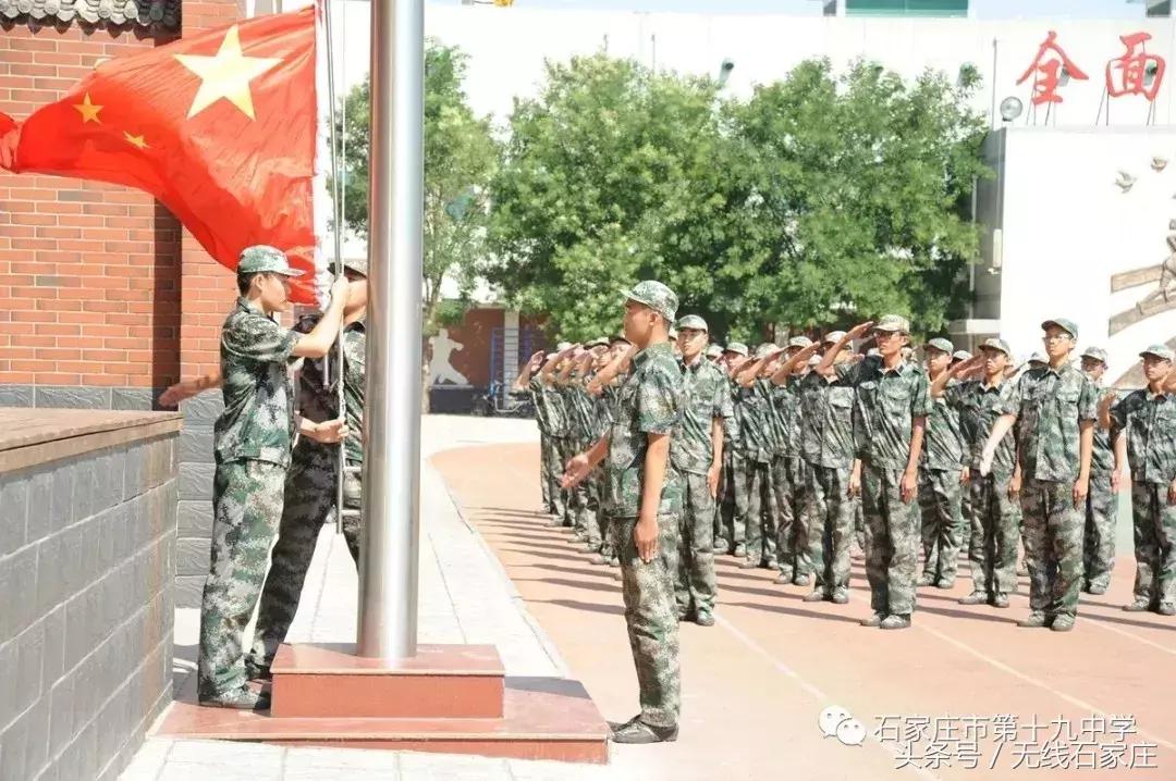 石家庄学校军训视频,27中学校石家庄军训
