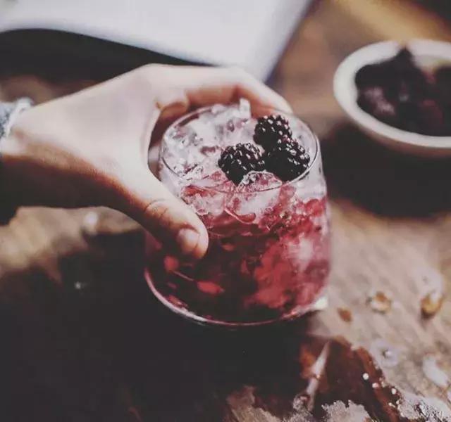 教你调制10款经典意式鸡尾酒,简单调制好喝的鸡尾酒推荐