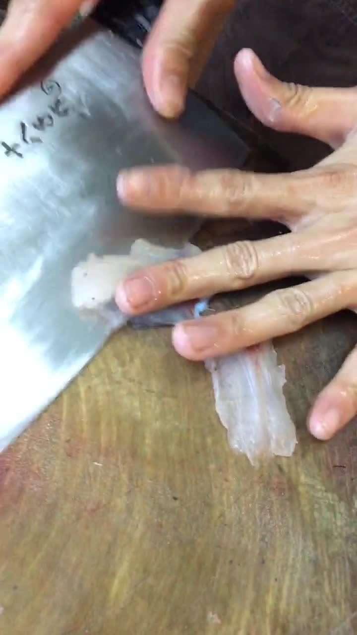 水煮鱼改刀腌制方法,水煮鱼怎么切片视频教程