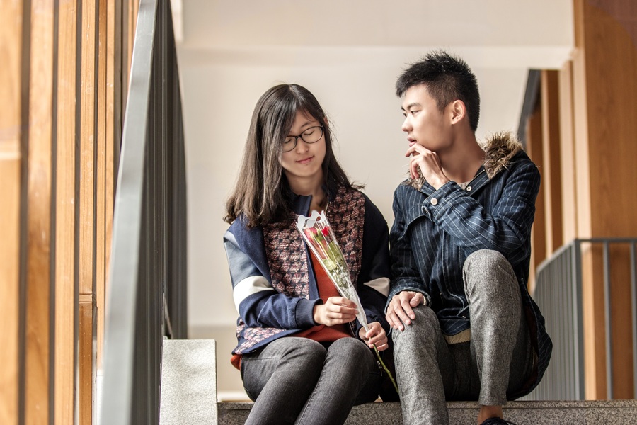 百合网工作靠谱么,百合网靠谱吗真实吗