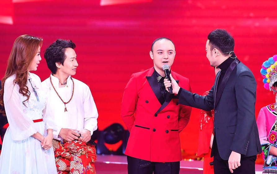 父亲脱发孩子会秃头吗,老公脱发会带有秃头基因吗