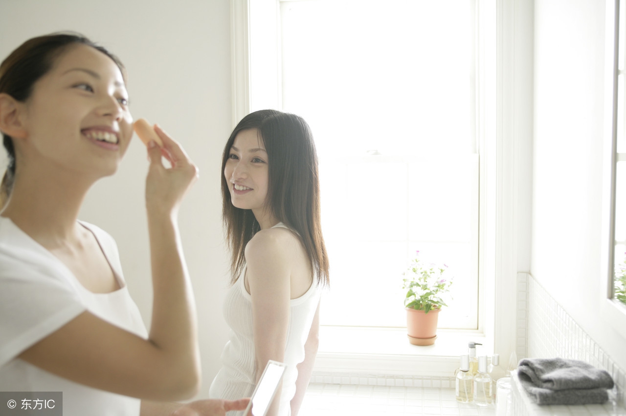 脸上长几个痘可以吃异维a酸吗,口服异维a酸爆痘后怎么办