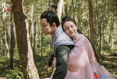 饭圈都攻不进去的虎扑JRS为何主动为“她”出圈献上杠铃式应援？