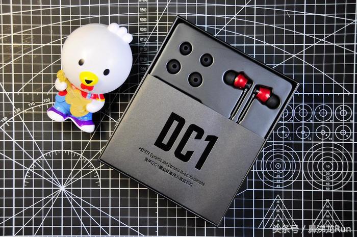 设计创新独特，音质三频均衡，雅天ARTISTEDC1圈瓷耳机体验