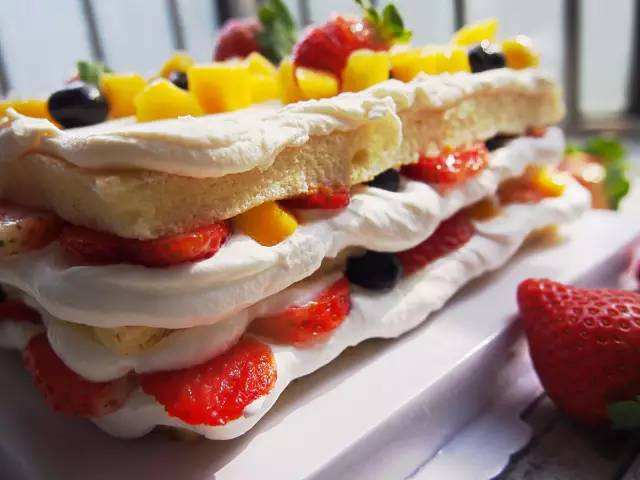 私房烘焙向实体店转型,私房烘焙刚起步什么产品好卖