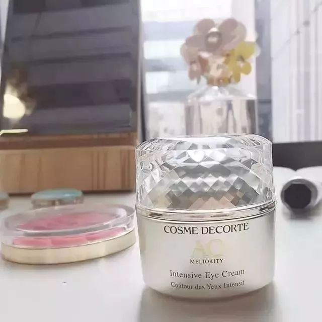 十大不建议购买的眼霜,8款平价到贵妇眼霜真人测评