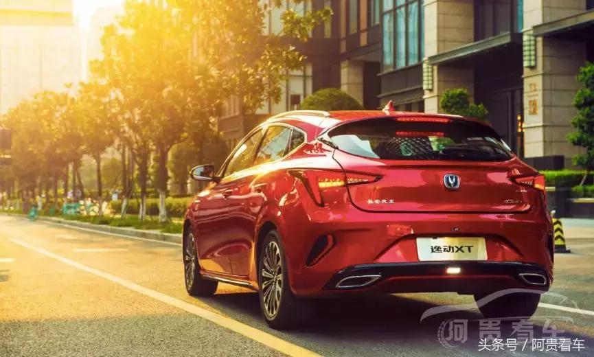 这款两厢车，低趴设计类似小钢炮，配1.6T发动机，比高尔夫能跑！