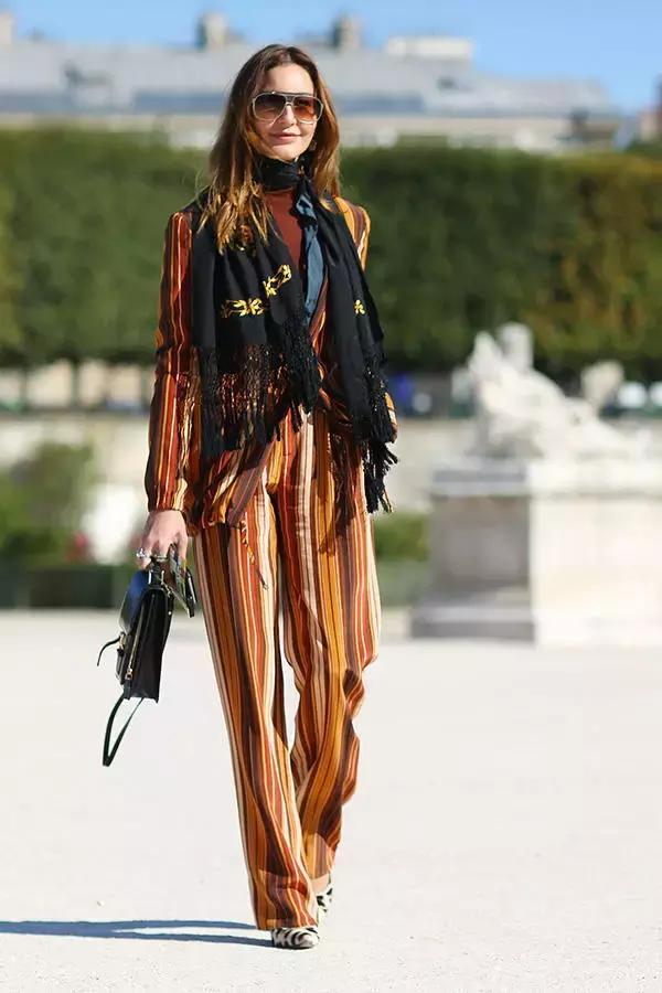 一个女人的品味好不好，要看她会不会玩丝巾！