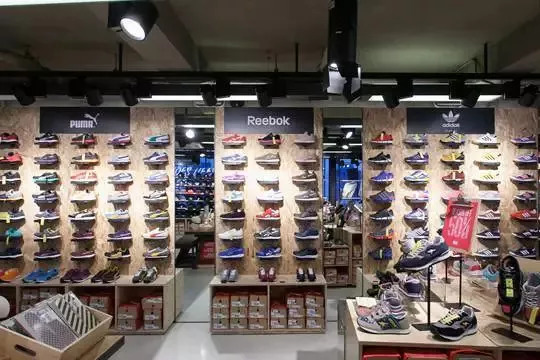 成都去香港坐飞机还是高铁划算,成都坐动车直接到香港攻略