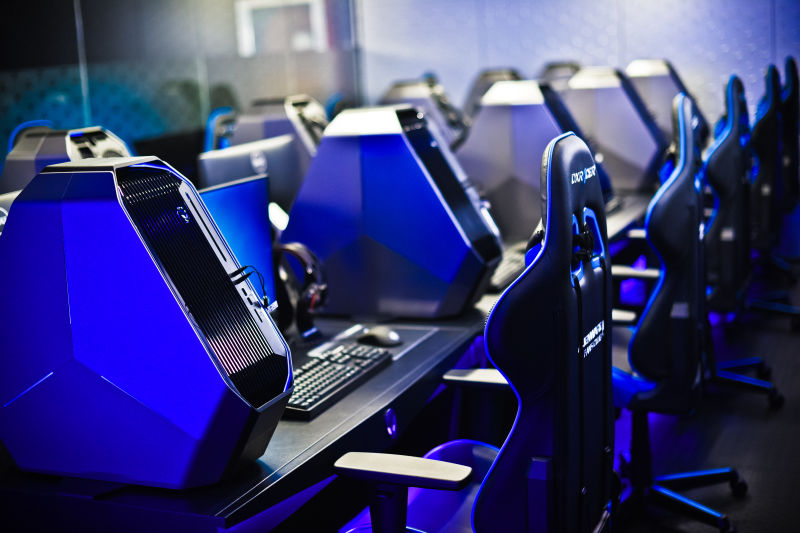 8部门发文调控游戏总量，腾讯股价暴跌！电竞不等于打游戏