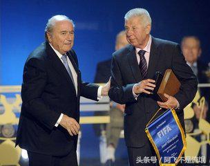 帅哥贝克汉姆荣获2018欧足联主席奖，盘点历届获得者都有谁？