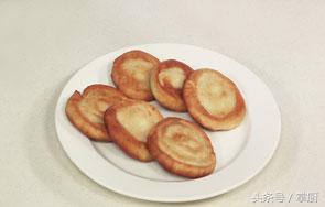 香蕉糯米粉煎饼最简单做法,香蕉煎饼宝宝辅食八个月