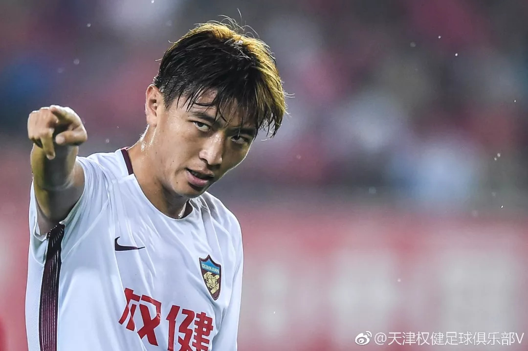 杨旭鲁能足球视频,鲁能备战亚泰杨旭重回一线队