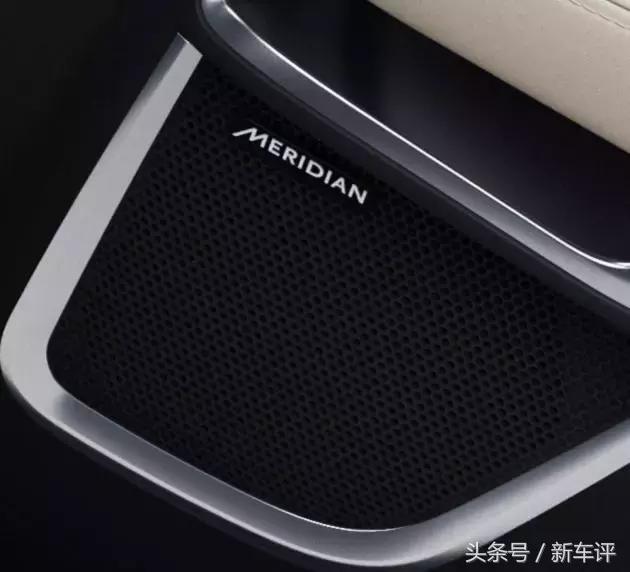 捷豹e-pace2024耀黑运动版空间,捷豹e-pace2024耀黑运动版入手