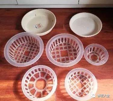 用塑料瓶自己做自动浇水种菜神器,空瓶子改造浇水器的小妙招