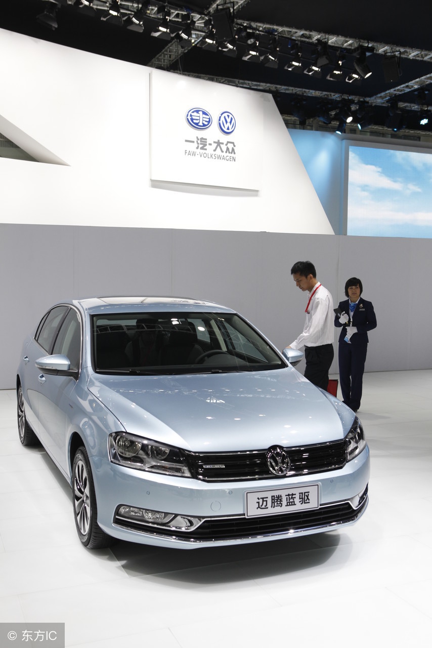 13年迈腾1.8t豪华版现在值得买吗,17年迈腾1.8t豪华版二手车多少钱