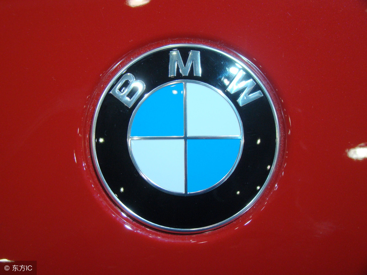 13年迈腾1.8t豪华版现在值得买吗,17年迈腾1.8t豪华版二手车多少钱