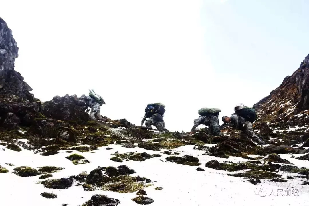 西藏墨脱军人的照片,西藏军人真实照片