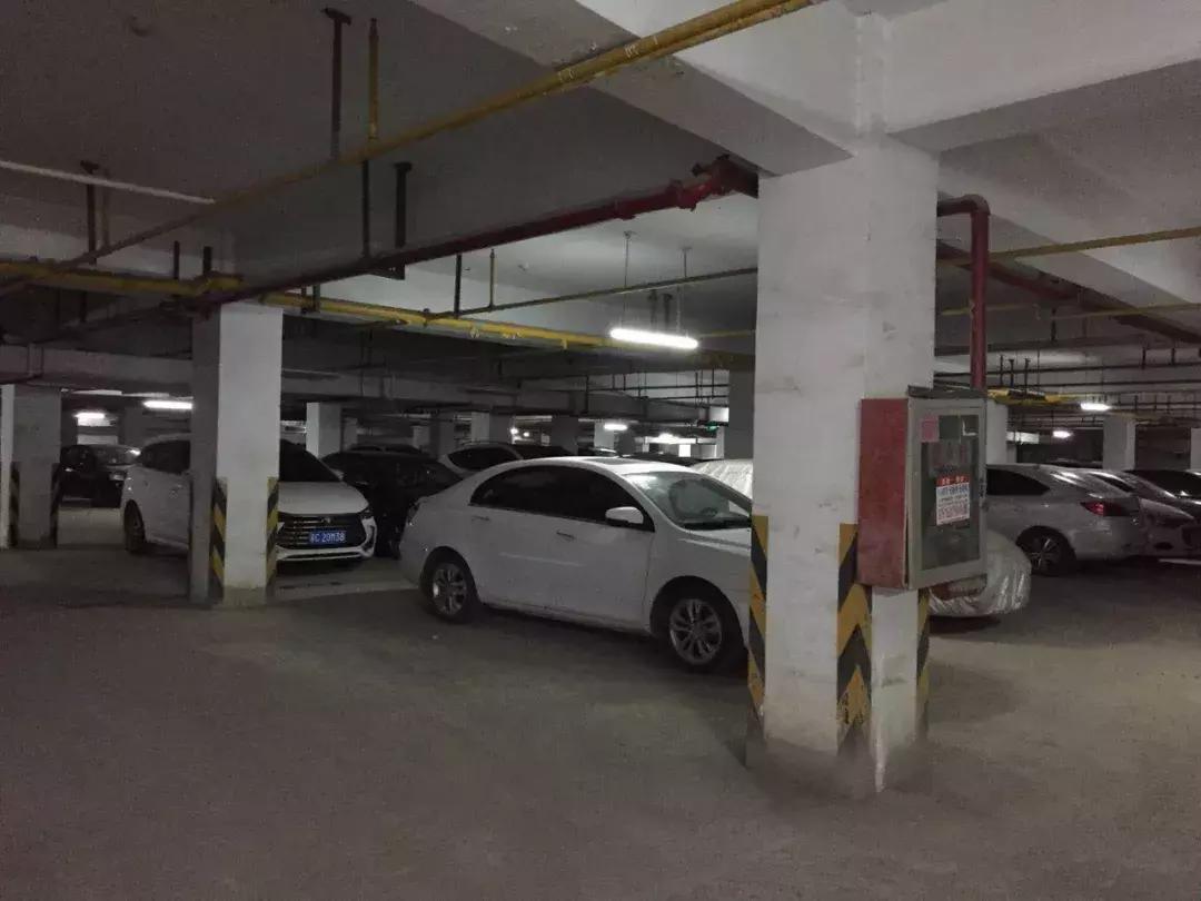 惊了！徐州一老小区，电梯坏了，还卖1.3万/㎡！