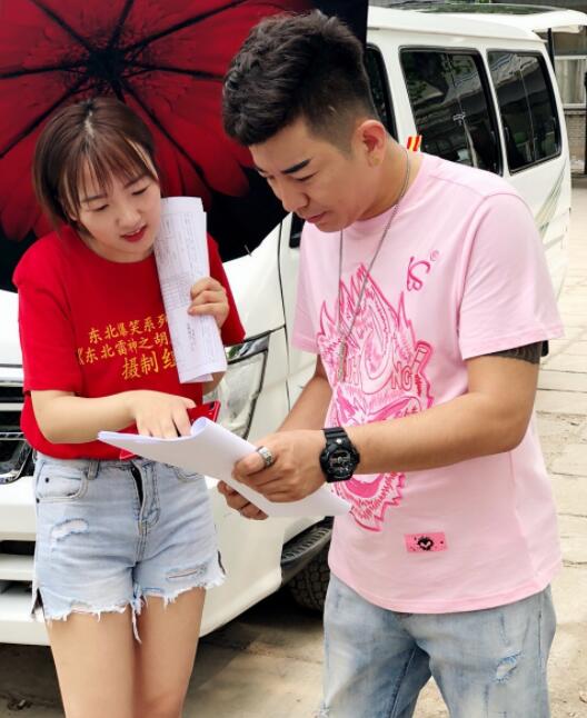 利哥澄清离开china并非忘恩负义线下面见神豪快乐哥晒超大饭桌