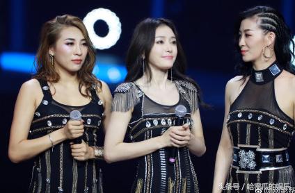 台上大跳性感爵士舞,台下与粉丝互动吃火锅,这样的娘娘太贴心