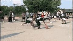 科比交叉变向过人教学,新手必学过人技巧篮球