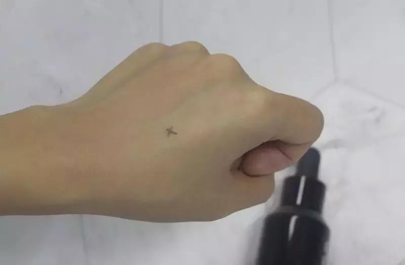 精华类粉底液类天花板测评,大牌粉底液超级持妆测评