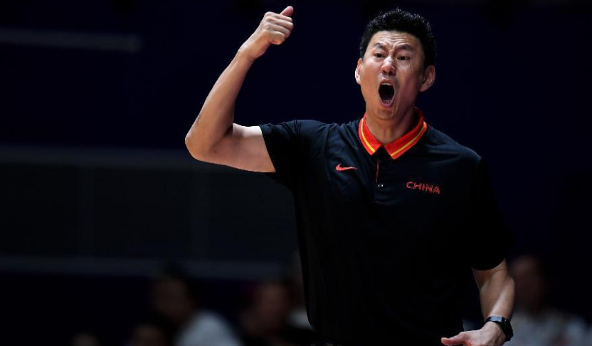 中国男篮最强黑马！一菜鸟率队夺金惊艳姚明，两度为队友痛扁对手