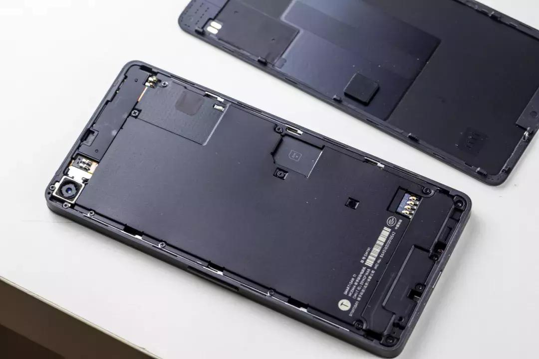 现在手机换电池越来越麻烦,给手机换电池能解决什么问题