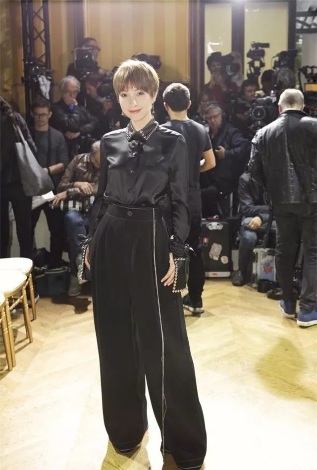 适合圆脸的发型女生必看,圆脸流行的发型推荐