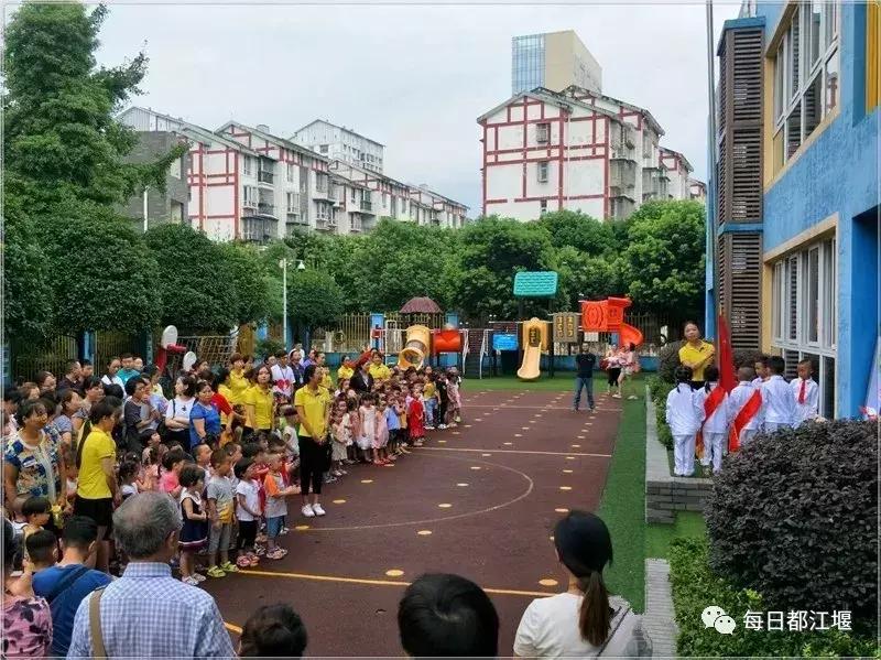 九月，我们开学啦！把天府故事读给世界听……