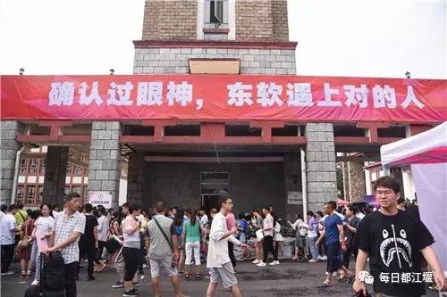 九月，我们开学啦！把天府故事读给世界听……