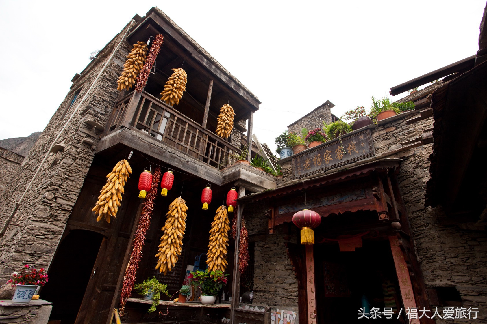 成都有哪些古堡景点好玩,距离成都20公里的这个千年古镇