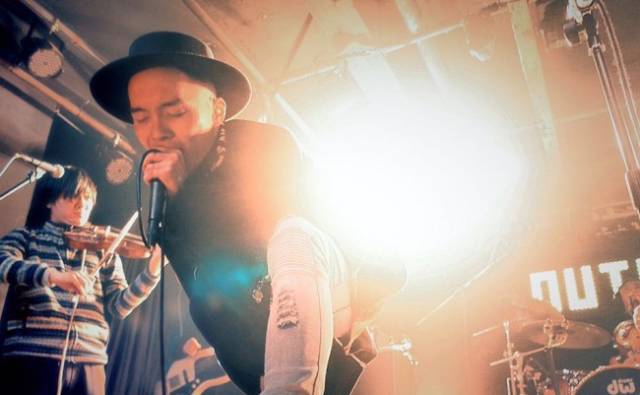 不负青春不负韶华砥砺前行,不负青春砥砺前行不负韶华