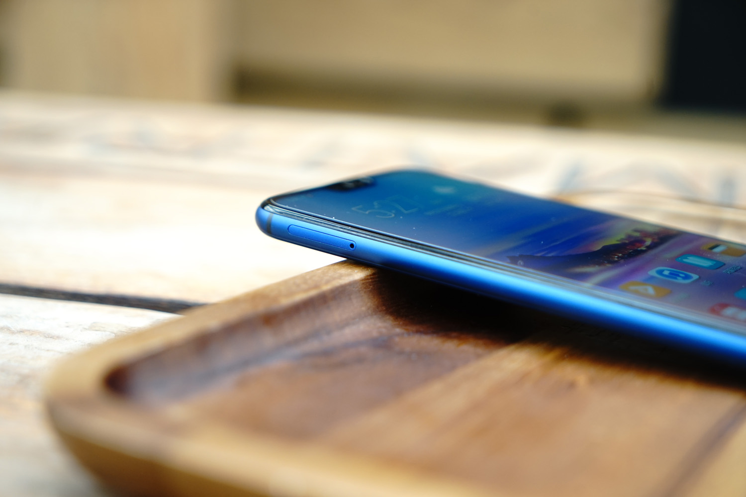 荣耀8x上手评测千元霸屏名不虚传,荣耀八魅海蓝