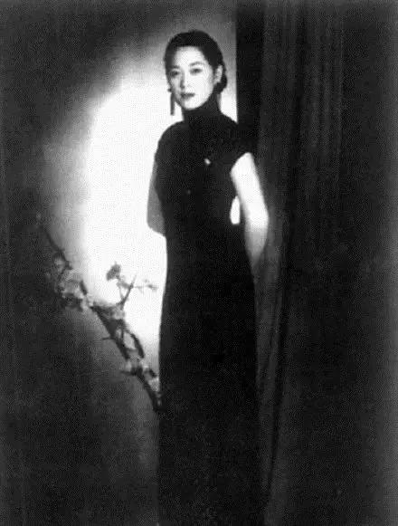 13岁被卖入*院妓**，21岁成为*楼青**头牌，遇到张伯驹，相知相守五十年