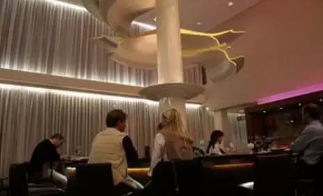 美联航头等舱和商务舱的区别,商务舱和头等舱哪个更贵