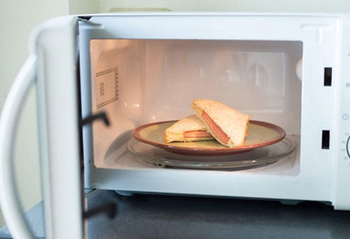 为什么热馒头老是有水,馒头热了就变硬了是怎么回事