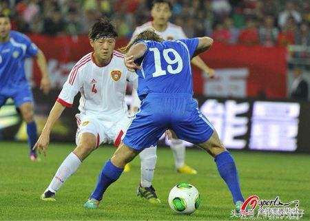 国足1比3惨败,国足1:3惨败越南