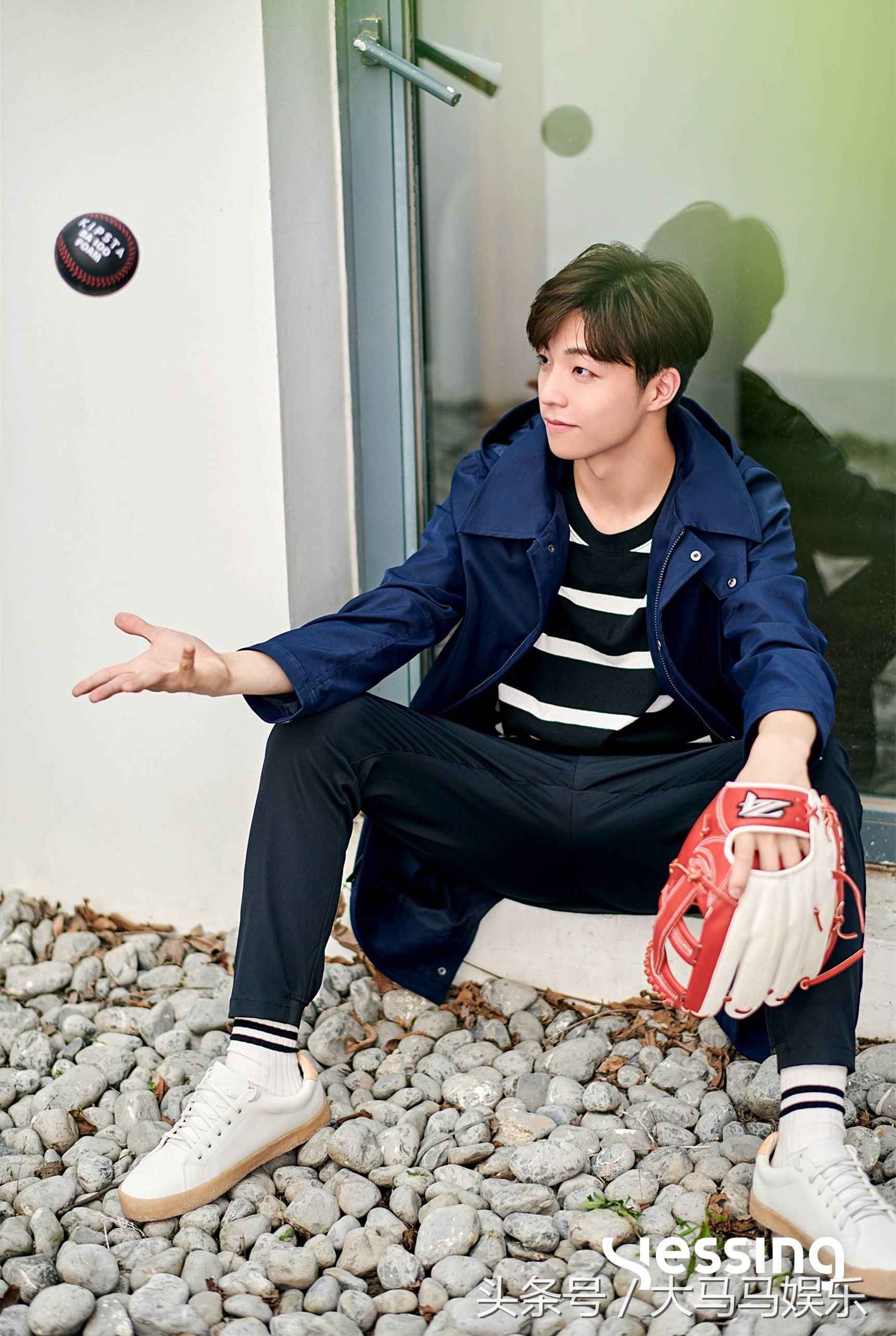 陈立农校草,陈立农改造成麦田少年