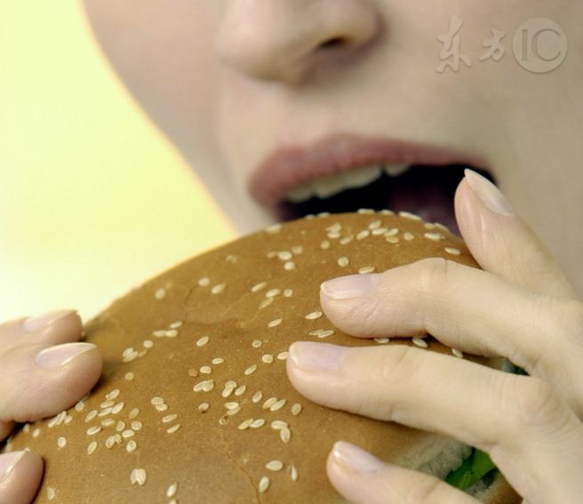 14岁男孩胸部达B*杯罩**,患癌率猛增几十倍,这些东西不能再吃了……