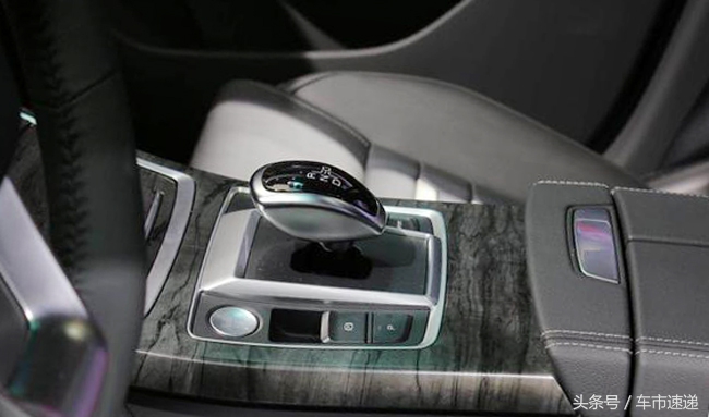 十代红色思域与蓝色,型格vs10代思域