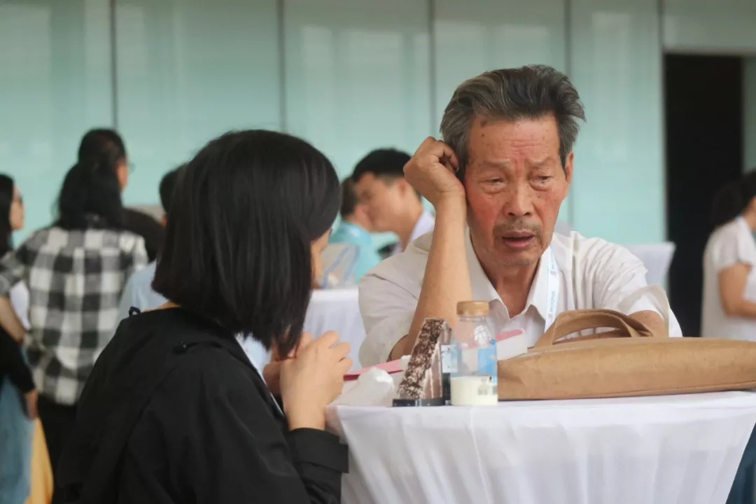 “民哲”们的世界