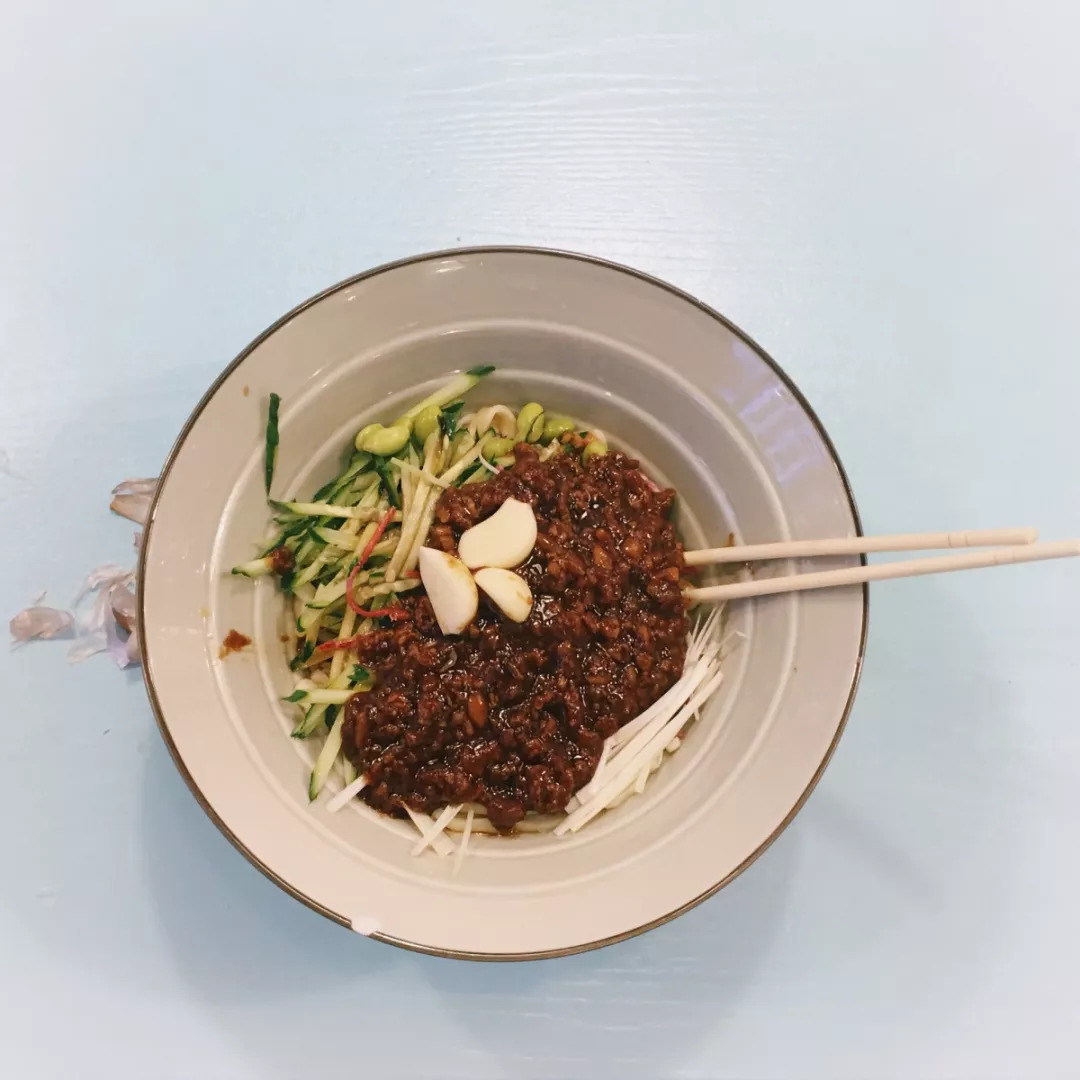 意大利面与北京炸酱面,意大利面与炸酱面